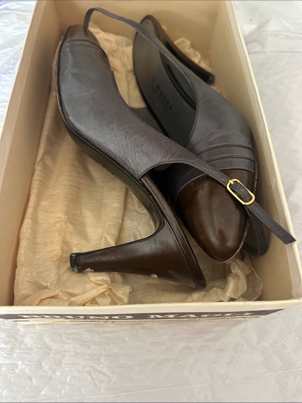 Vintage Bruno Magli 9AA Slingback Pumps
